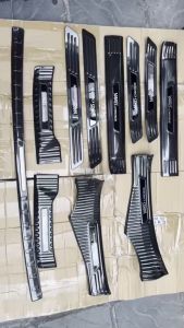 Ốp nẹp bước chân Ốp bậc cửa cốp xe Yaris Cross 2023 2024 2025 2026 chống trầy cốp vân Carbon trang tríbảo vệ XE