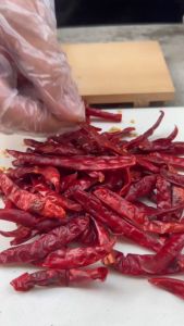 พริกแห้งส่งฟรี พริกแห้งเผ็ดๆ เด็ดก้าน 500 กรัม (แห้ง500)