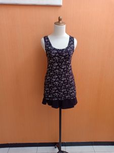 atasan kaos wanita hitam motif bunga GU UNIQLO cewek M L kutung blouse santai