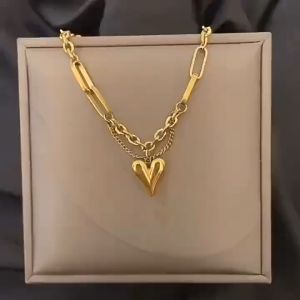 ASIX GOLD ชุดสร้อยข้อมือสร้อยคอหัวใจนำโชคชุบทอง 24K เครื่องประดับแฟชั่นเกาหลี ชุดทอง 18K สร้อยข้อมือสร้อยคอเหล็กไทเทเนียมสตรี จะไม่เปลี่ยนเป็นสีดำ จะไม่ลอก ของขวัญที่ประณีต