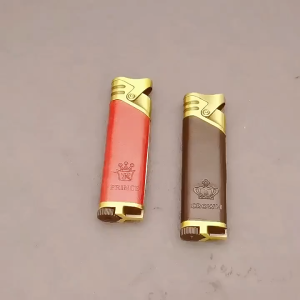 ( HT TRÙM SỈ ) Bật Cây bọc da honest như hình có 2 màu nâu - đen size 84.7mm kiêm bật lửa khè kim loại