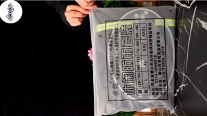 ชุดกันฝน 2 ชิ้น เสื้อคลุมกันฝน มีหนา้กากใส เชื่อมต่อกันแบบชุด เป็นเสื้อกันฝน ฮู้ดกันฝน