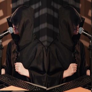 Màu Đen Mũ Lớn Với Có Dây Thắt Lưng Có Mũ Áo Choàng Trang Phục Biểu Diễn Sân Khấu Halloween Chủ Đề Giáng Sinh Thời Trang Cosplay Nữ Dân Tộc Mặc