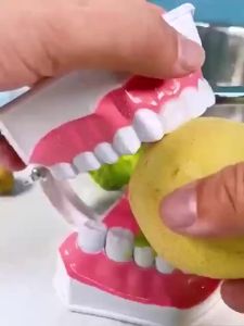 Moldable Falseteeth Solid Glue Denture Adhesive 10g Resin False Teeth Solid Glue Temporary Tooth Repair Set Vampire Teeth