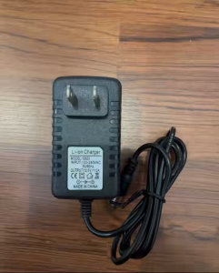 DC อะแดปเตอร์ Adapter 12.6V 2A 2000mA หม้อแปลง อแดปเตอร์แปลงไฟ 5.5X2.5mm (Black)