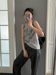 YUFUQING | French Grey Retro Print Sleeveless V-neck Vest Womens New 2025 Loose Versatile Summer Top High Waist Straight Cut Polyester Fiber