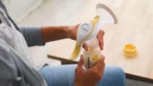 Máy hút sữa cầm tay MEDELA Harmony Flex - Với Công nghệ 2-Phase Expression nhỏ gon tiện lợi