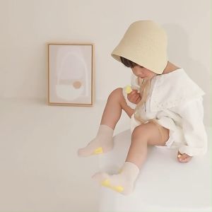 Tất bé gái chống trượt GOMTAT chất liệu cotton dày dặn giữ ấm hoạ tiết dễ thương - TREEM-VIP-NU-008-1DOI