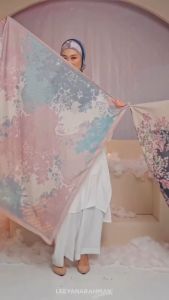 LEEYANARAHMAN WANITA DAMBAAN SYURGA SQUARE SCARF BAWAL PREMIUM COTTON VOILE (100% ORIGINAL)