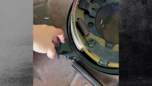 แผงเบรคมือท้ายเกียร์อีซูซุร็อคกี้ ISUZU R/K ROCKY มาครบชุด อย่างดี สั่งเบิกโดยตรง รับประกันคุณภาพ/INBRKP