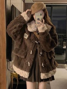 WANGGONGZHU | เสื้อโค้ทขนแกะหนาสำหรับผู้หญิงฤดูใบไม้ร่วง/ฤดูหนาว ทรงหลวม ปกขนสัตว์ กระดุมหัวเข็มขัด ทรงเข้ารูป แขนยาว ปกขนสัตว์ ขนแกะ ขนสัตว์