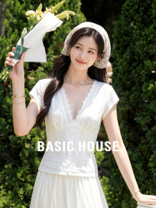 Basic House | French Lace Trim V-neck Short Sleeve Blouse
