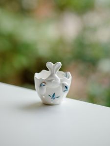 Hand-Painted Butterfly Blue Rabbit Tea Strainer Ceramic Tea Cup Separator Filter for Brewing Tea And Separating Tea Leaves