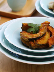 Rongcheng Porcelain Flowershaped Dinner Plate Home Use Fruit Salad Chinese Style Tea Snack Plate Traditional Chinese Culture