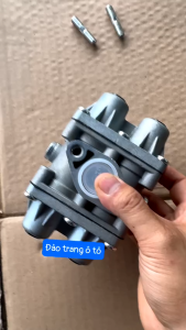 Chia hơi đông phong hoàng huy chân hẹp phi 50 chia hơi 4 núm chia 2 đầu cho xe ô tô