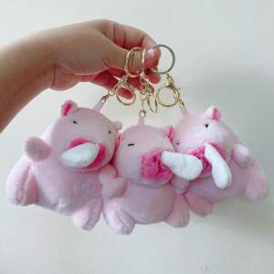 Móc khóa chuột lang nước Capybara phiên bản hồng chảy mũi