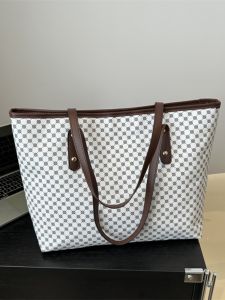 Large Capacity Single Shoulder Tote Bag for College Students Womens Commuter Handbag Fashionable Versatile Spring 2025 New