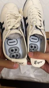รองเท้าลายเสือดั้งเดิม100% สไตล์ย้อนยุคคลาสสิคเม็กซิโก66แฟชั่นรองเท้ากีฬาสะดวกสบายหนังสำหรับทั้งหญิงและชายนิ่มรองเท้าลำลองสีขาวขุ่น
