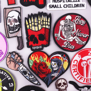 Áo Thun Thêu Hình Đầu Lâu Phong Cách Punk Hình Trái Tim Hoa Hồng Đầu Lâu Dùng Để May Vá Trang Trí Quần Áo Thủ Công 3D Thân Thiện Với Môi Trường Chất Liệu Polyester