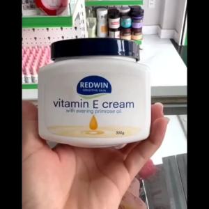 Kem dưỡng da mềm mịn body và mặt Redwin Vitamin E Cream Úc OK338 giúp dưỡng ẩm giảm bong tróc 330g