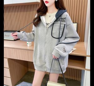 (B15) เสื้อแขนยาว เสื้อคลุม มีฮู้ด Oversize (ไซส์ใหญ่) รอบอก 64 นิ้ว งานปักหมีที่แขน ซิปหน้ามีกระเป๋า ผ้าวาฟเฟิลมีความบาง พร้อมส่งในไทย