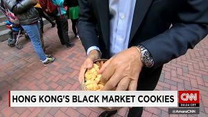 EA Original Imported From Hong Kong Hong Kong Jenny Cookie Smart Bear 98g Canned Double Flavor 2mix Cream Flower+Coffee Flower Gift Box