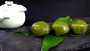 艾草青团 Green Rice Ball 传统糕点 清明果 蛋黄肉松 豆沙味 芝麻味 Egg Yolk Floss Bean Paste Pastry Wormwood Mochi | Mugwort Glutinous Rice Ball