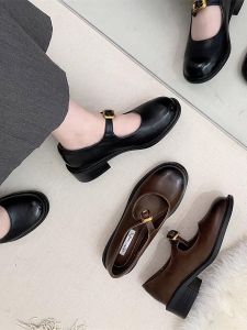 รองเท้าส้นเตี้ยแบบสวมสำหรับผู้หญิง ทรง Mary Janes สไตล์ย้อนยุคฝรั่งเศส ทรงหัวมน ส้นสูงปานกลาง สไตล์อังกฤษ รองเท้าหนัง PU