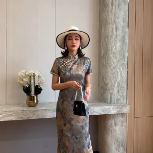 daidai (Ready Stock) Women Plus Size Mother Retro Cheongsam Wedding Fragrant Gauze 新中长款双层日常旗袍复古修身仿香云纱妈妈装烫金旗袍