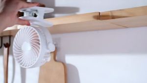 Quạt cầm tay mini kẹp bàn pin tích điện 10000 mAh sử dụng liên tục 10 giờ/ 1 lần sạc đầy pin sạc cổng sạc USB 5v/1A