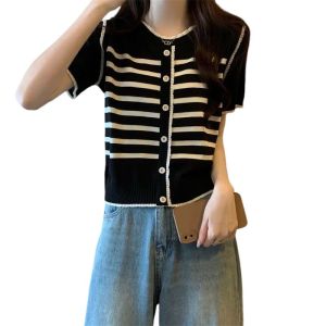 Tshirtgiants.id / Atasan Top salur rajut variasi kancing 29045-6