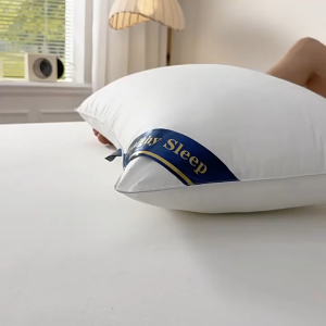 【ซื้อ1แถม1】YAMI หมอน โรงแรม สามความสูง สามสี หมอนขนห่านเทียม กันฝุ่นและป้องกันไรฝุ่น นุ่มและอ่อนนุ่ม