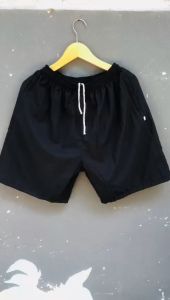 Celana Kolor Pendek Pria Murah Bahan Despo – Hitam Polos & Logo Nyaman untuk Olahraga