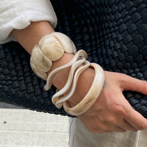 SHIXIN Elegant Irregular Off White Resin Acrylic Wide Bangle Bracelet for Women Vintage Geometric Round Elastic Bangle Jewelry