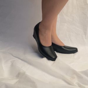 Sepatu Pentofel Wanita Hitam Dop Hak Wedges 5cm Uk 35~43: Pilihan Ideal untuk Guru dan Profesional
