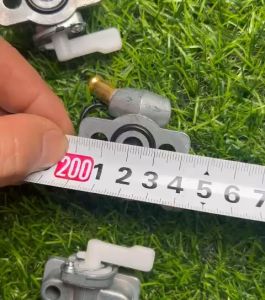 Khóa Dầu Máy Cày Công Tắc Khóa Vòi Dầu Hướng Bên Trái (Kho 6201)