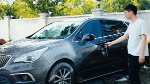 2L Car Handheld Foam Sprayer Air Pressure Water Spray Foam Pot for Car Window Home Glass Cleaning Washing Garden