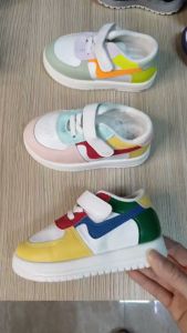 รองเท้าผ้าใบเด็กผู้ชาย รองเท้ากีฬาเด็ก นุ่มสบาย ระบายอากาศได้ พื้นกันลื่น