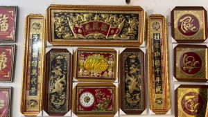 Bộ đại tự câu đối 1m55+Đôi tranh cá chép 40cm x 100cm+Tranh ngũ quả+Đồng hồ chữ Tâm 50cm x 70cm