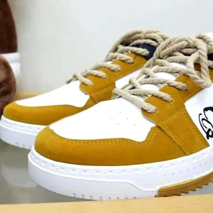 2023 ใหม่ รองเท้าสเก็ตบอร์ด ผู้ชาย แนวโน้ม ผู้ชาย กีฬา รองเท้า ลำลอง รองเท้า แฟชั่น สีสันลื่น ระบาย อากาศ