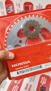 Gir set paket rantai roda drive chain kit T-15 T-45 428-124 CB150R StreetFire K15 (2012 - 2015) original honda 06401K15900