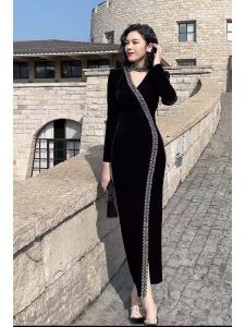 ชุดเดรสยาวสีดำผ้ากำมะหยี่สไตล์ฮัมบ์เวน เดรสสั้นสำหรับงานปาร์ตี้ฤดูใบไม้ร่วง/ฤดูหนาว ชุดเดรสผู้หญิงสไตล์ฝรั่งเศสที่หรูหราและหรูหรา