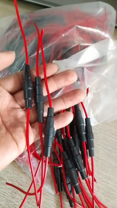 Vỏ cầu chì ống thủy tinh 5x20cm có kèm cầu chì 2A