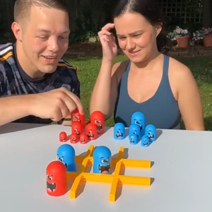 เกมการศึกษาแบบโต้ตอบที่สนุกสนานสำหรับเด็กชายและผู้ปกครอง รวมถึงเกมตุ๊กตาซ้อนลูกที่เด็กโตกินเด็กเล็ก ของเล่นเพื่อการศึกษา