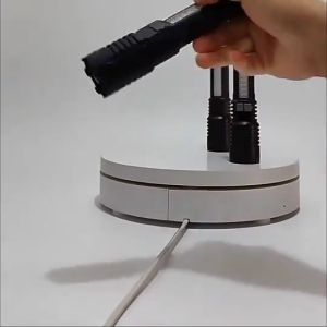 LED Flashlight Super Bright USB Rechargeable Zoomable Flashlight/Lampu Suluh Terang Jarak Jauh