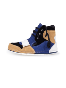 THEMULE | Cute Ugly Style Work Shoes for Couples Showing Small Feet