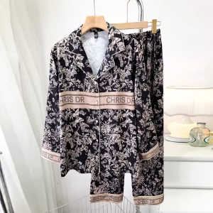 ชุดนอนผ้าไหมไหมน้ำแข็งแขนยาวผู้หญิงฤดูใบไม้ผลิและฤดูใบไม้ร่วง ชุดนอนผ้าไหมบางลายผีเสื้อ ชุดอยู่บ้านฤดูร้อน ชุดนอนผ้าไหมเนื้อนุ่มสบาย