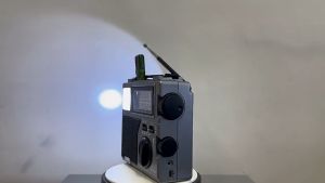 Radio Internasional F-318B: Portable Radio 6 Band dengan Speaker Bluetooth & Senter