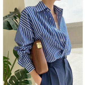 IELGY เสื้อผู้หญิงเสื้อเชิ้ตมีลายสีฟ้าเสื้ออารมณ์หลวม