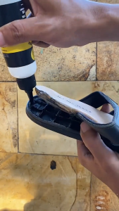 Lem Perekat Sepatu Super Kuat Shoes Glue Penambal Sol Sepatu Premium - 100ml - LAKOLE